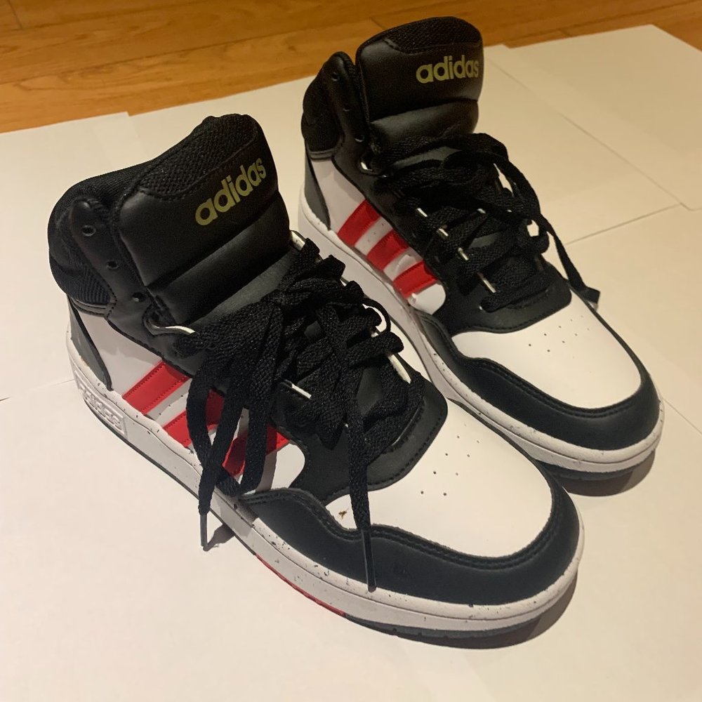 ADIDAS HOOPS MID SHOES - Kids - Size 6